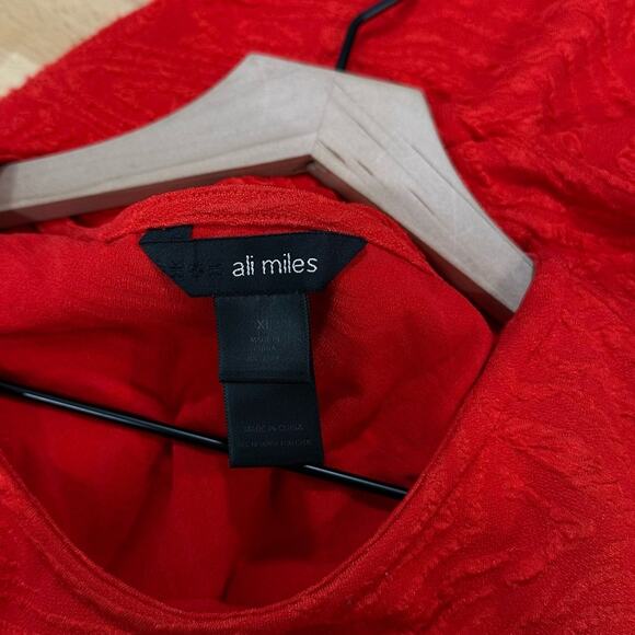 Ali Miles Red Textured Knit Tunic Top Size XL Asymmetrical Hem - Picture 5 of 7